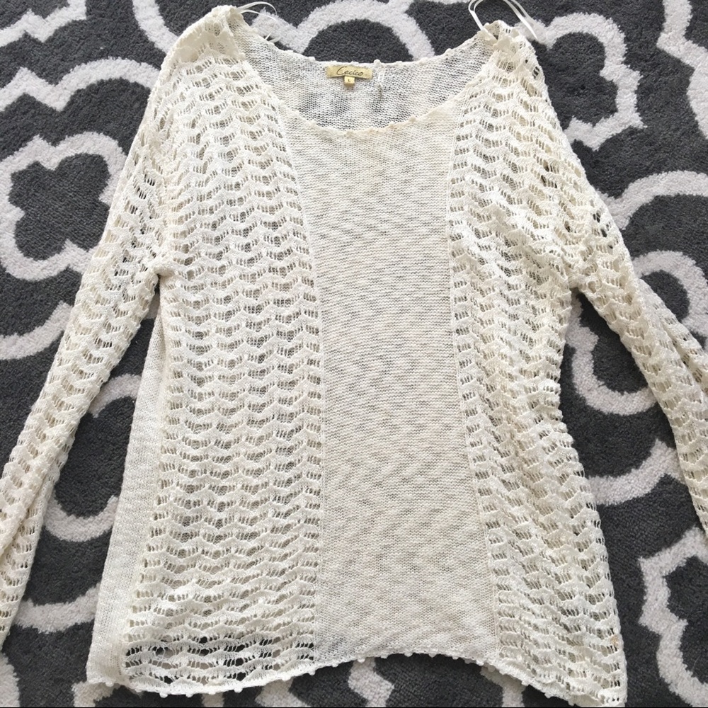 Cecico cream knit sweater. Size Large.